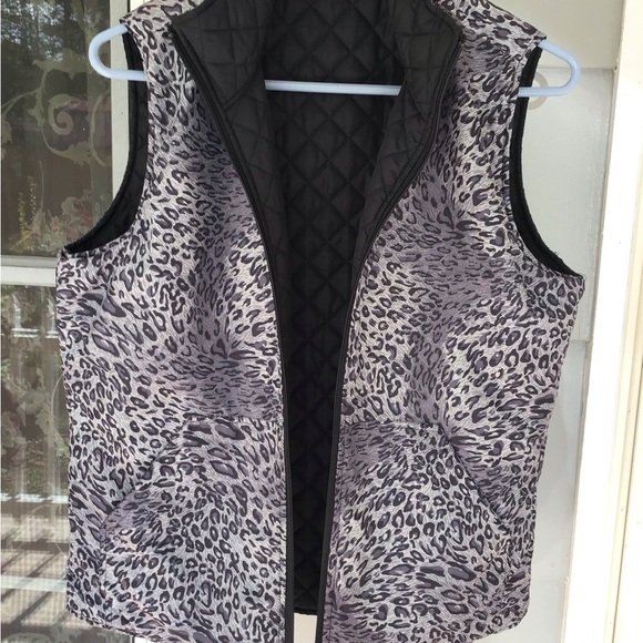 Womens Activology REVERSIBLE Small Quilt Puffer Vest Zip Black/gray Animal Print - Picture 5 of 16